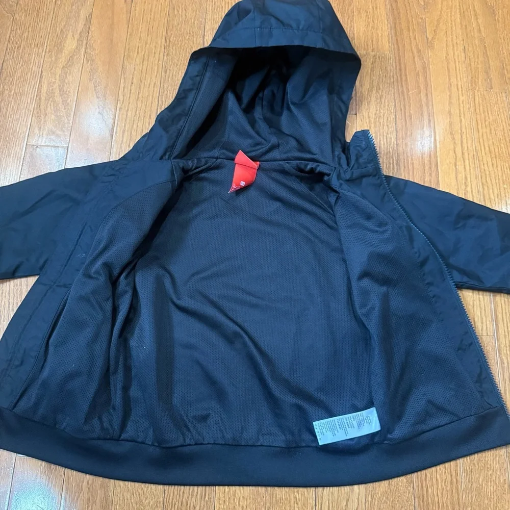 Nike Boys Small S 5  4-5 years Windrunner Jacket Black Zip Up Hooded Windbreaker